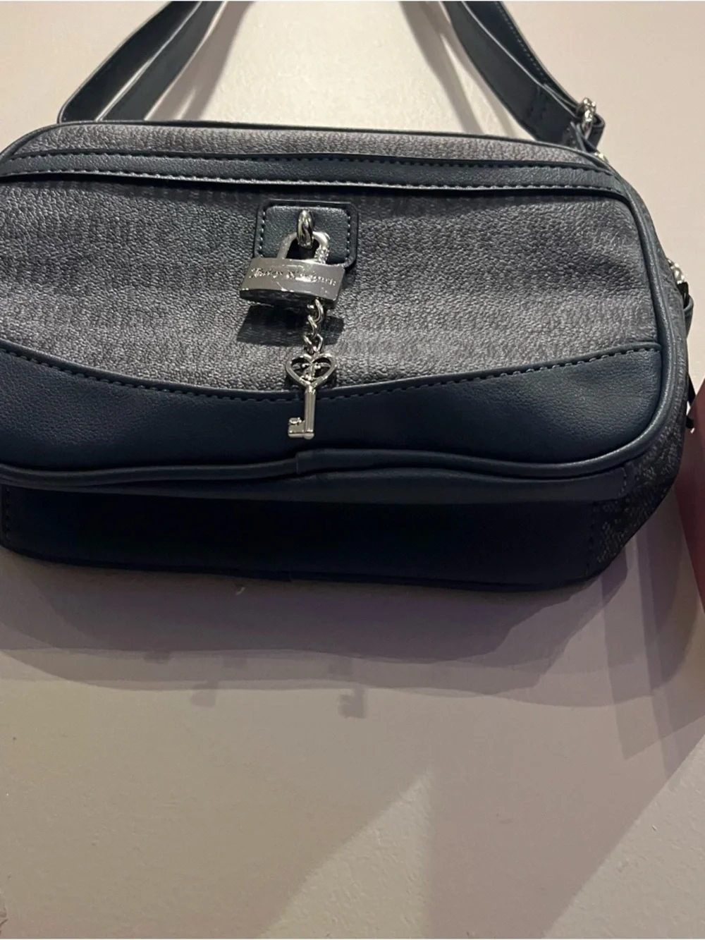 JC Purse - Picture 4 of 9